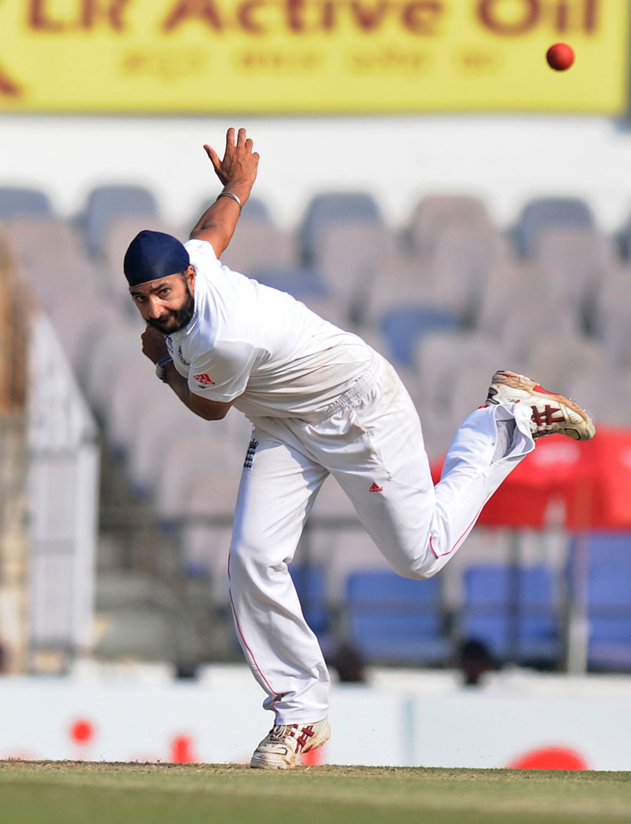 Monty Panesar toiled away, India v England, 4th Test, Nagpur, 3rd day, December 15, 2012