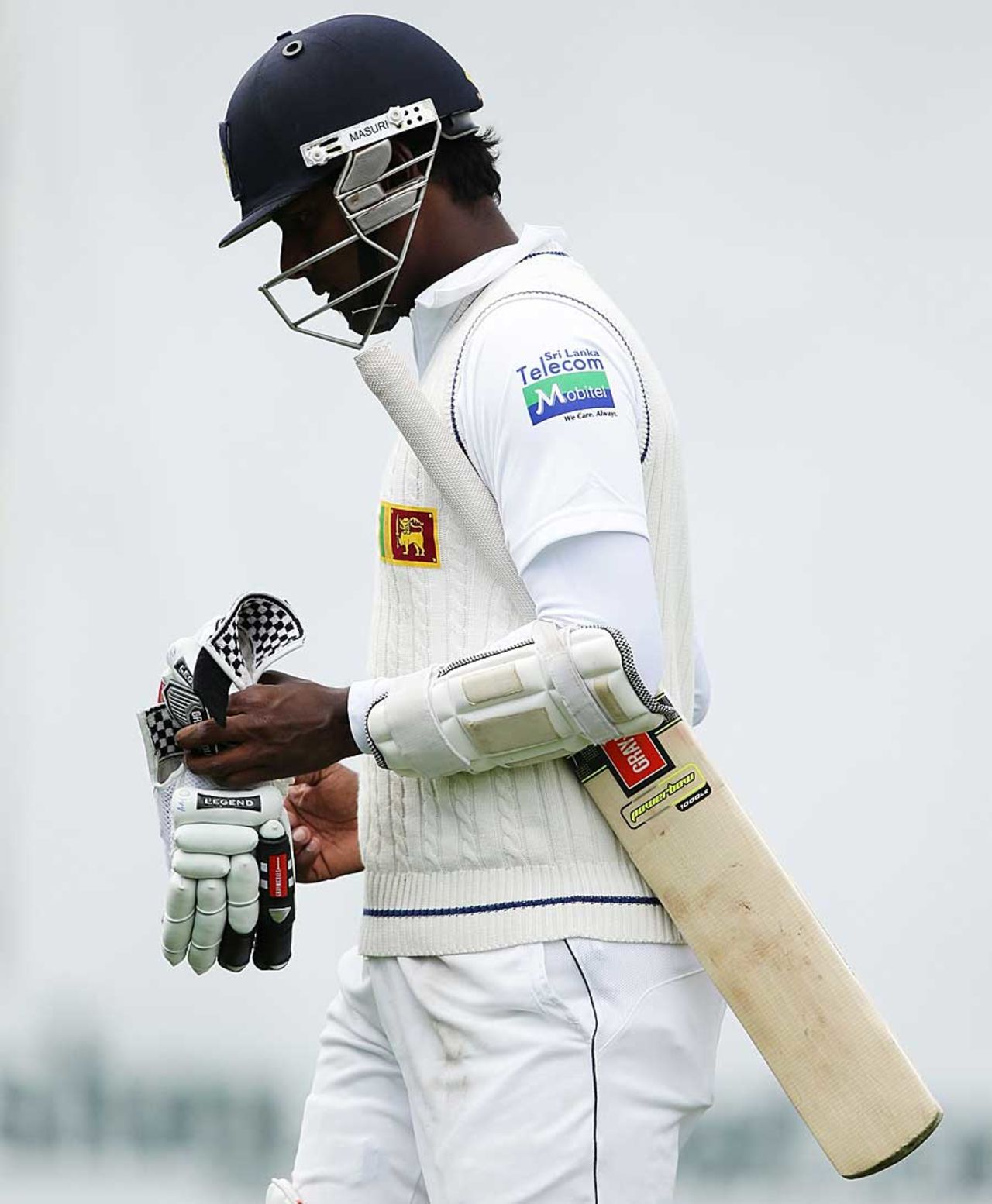 Angelo Mathews fell for 75, Australia v Sri Lanka, 1st Test, Hobart, 3rd day, December 16, 2012
