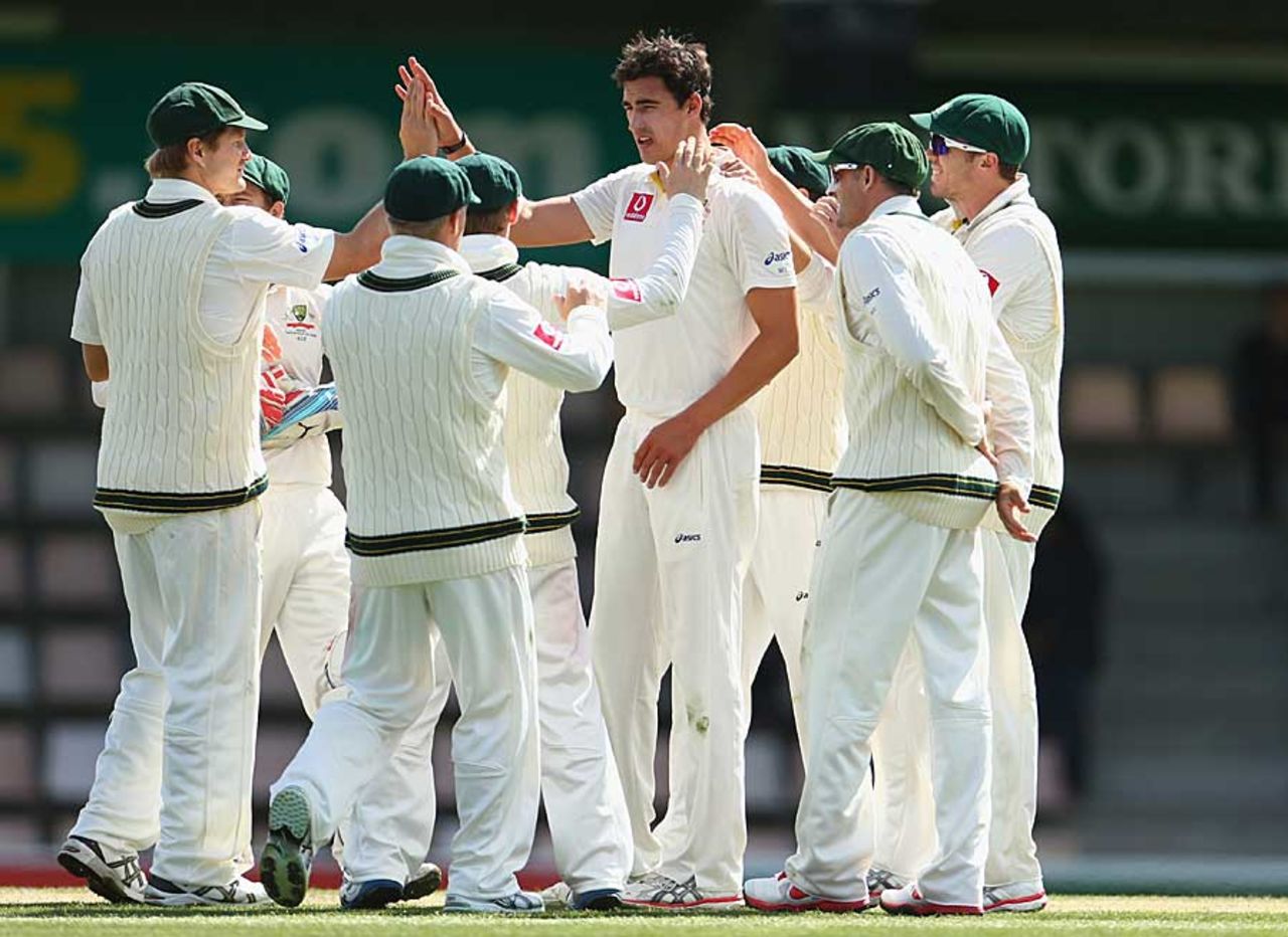 Mitchell Starc got rid of Tillakaratne Dilshan, Australia v Sri Lanka, 1st Test, Hobart, 3rd day, December 16, 2012