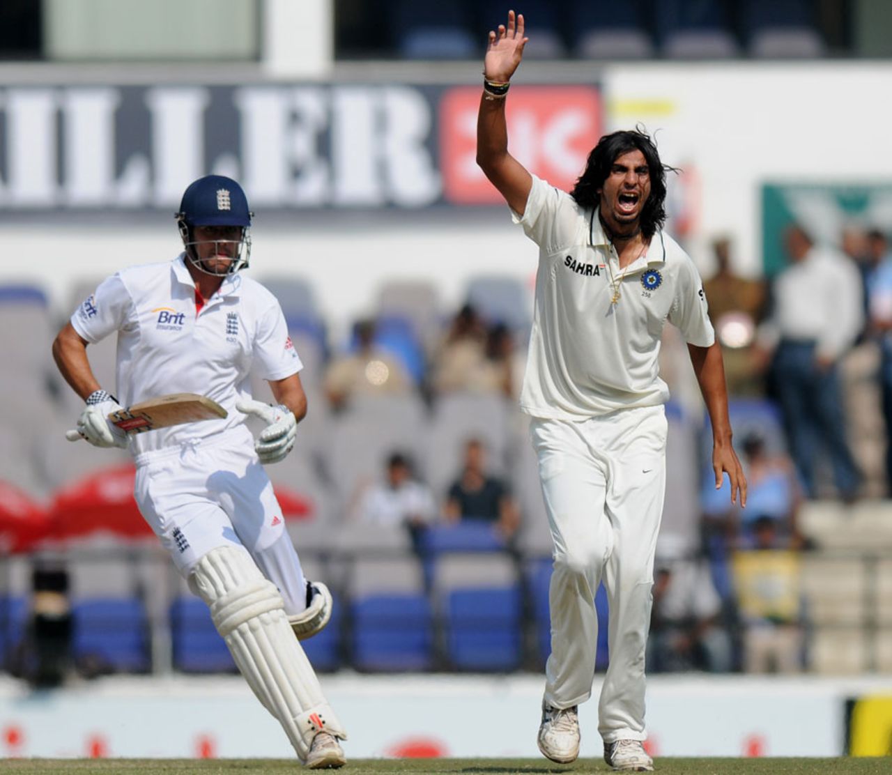 Ishant Sharma appeals unsuccessfully for the wicket of Alastair Cook, India v England, 4th Test, Nagpur, 4th day, December 16, 2012