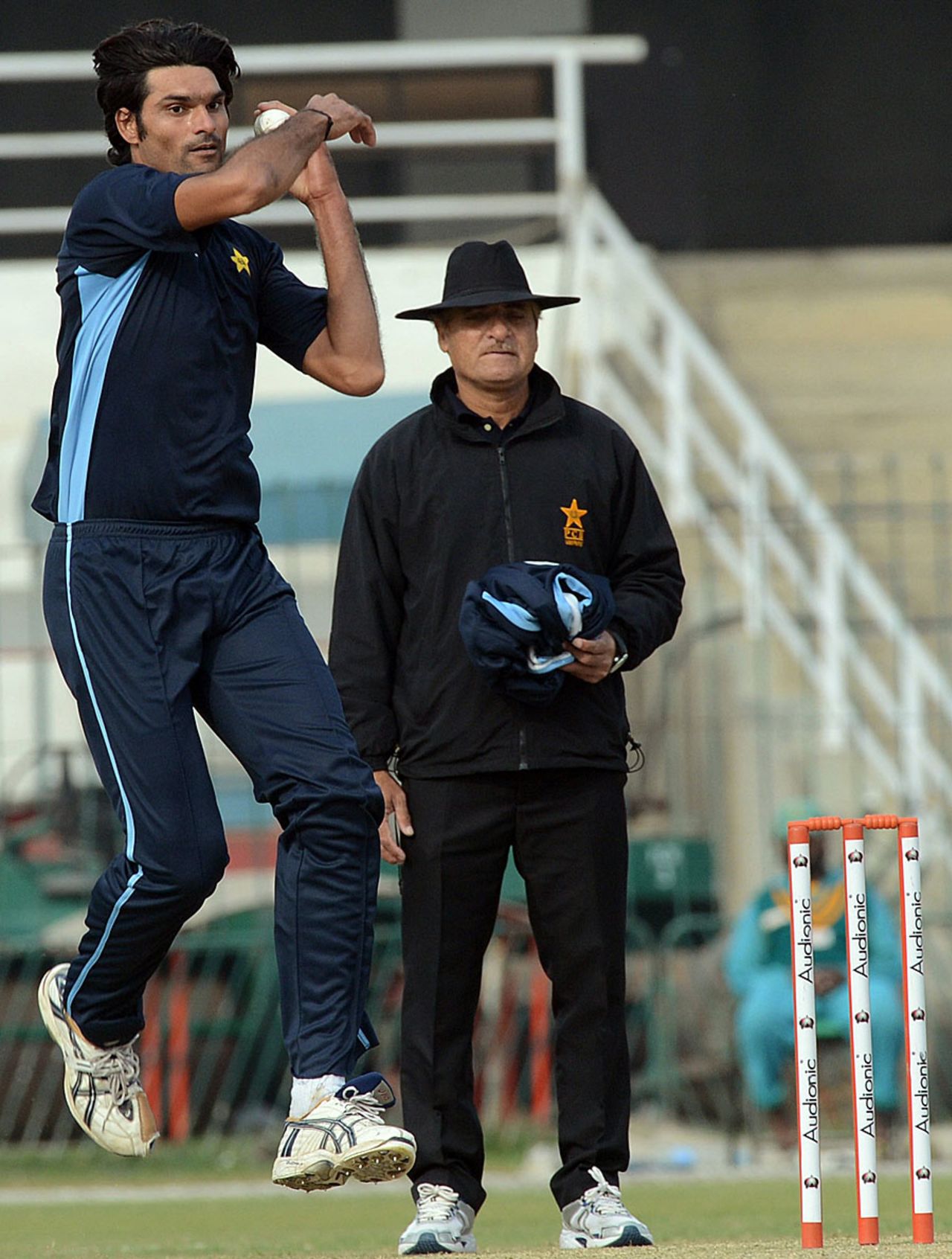 Pakistan fast bowler Mohammad Irfan bowls in a practice session, Lahore, December 17, 2012