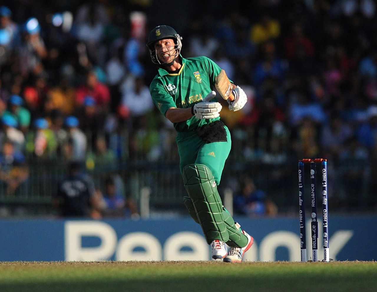 Farhaan Behardien hits down the ground, Australia v South Africa, World Twenty20, Super Eights, Colombo, September 30, 2012