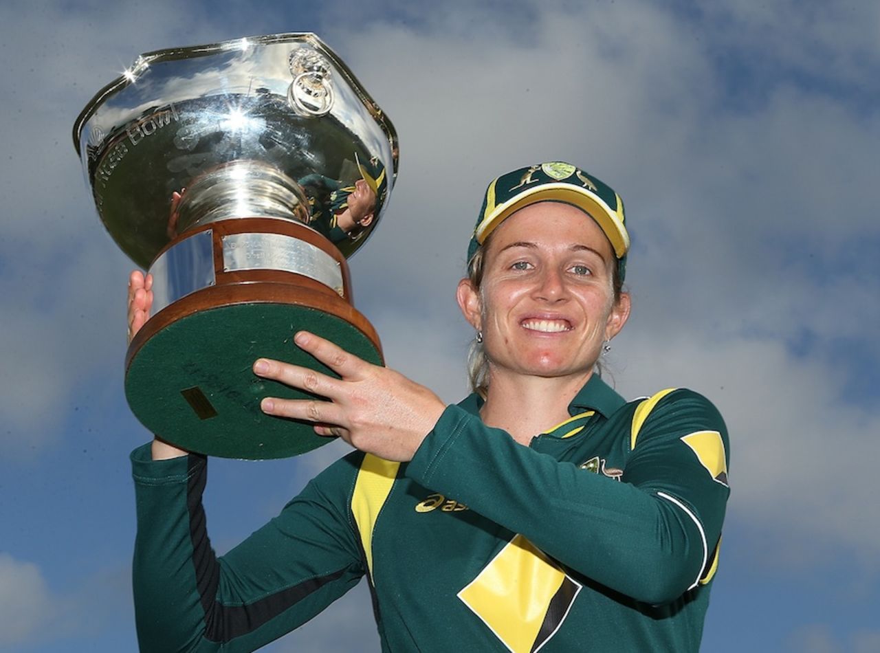Jodie Fields with the trophy, Australia v New Zealand, 4th Women's ODI, North Sydney Oval, Sydney, December 19, 2012