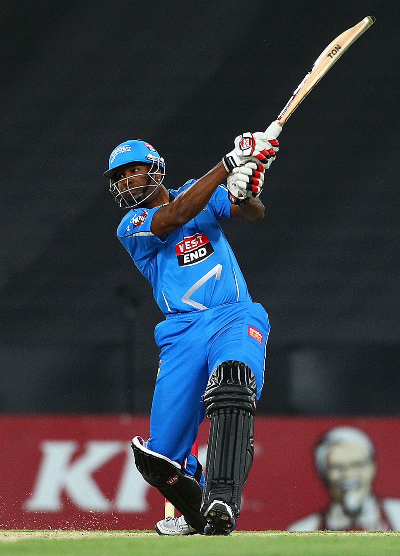 Kieron Pollard smashed two fours and a six in his quickfire 16, Sydney Thunder v Adelaide Strikers, Big Bash League, December 20, 2012