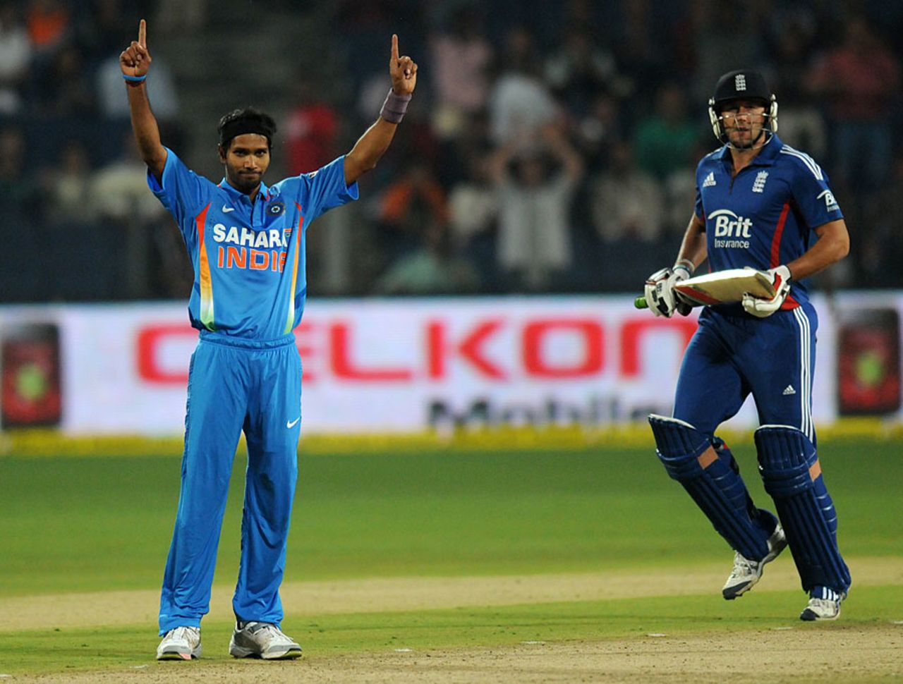 Ashok Dinda celebrates a wicket, India v England, 1st T20, Pune, December 20, 2012