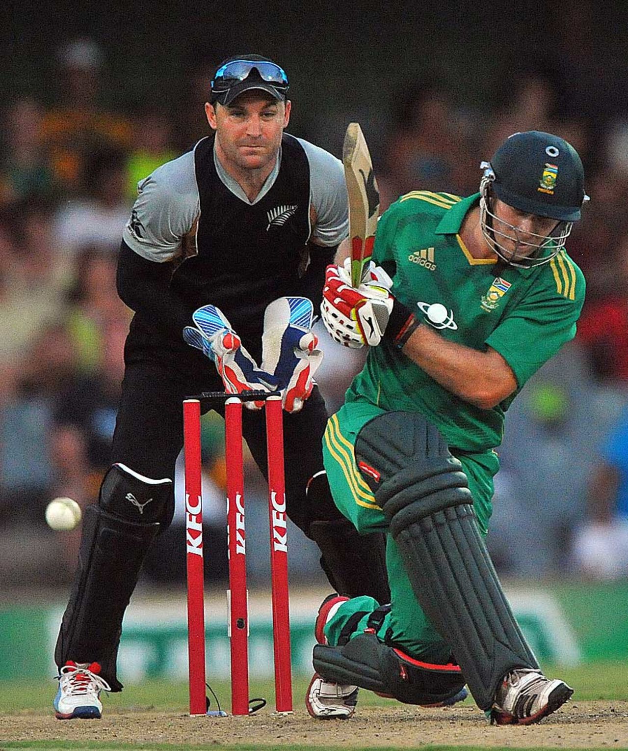 David Miller made a quick 33, South Africa v New Zealand, 2nd T20, East London, December 23, 2012
