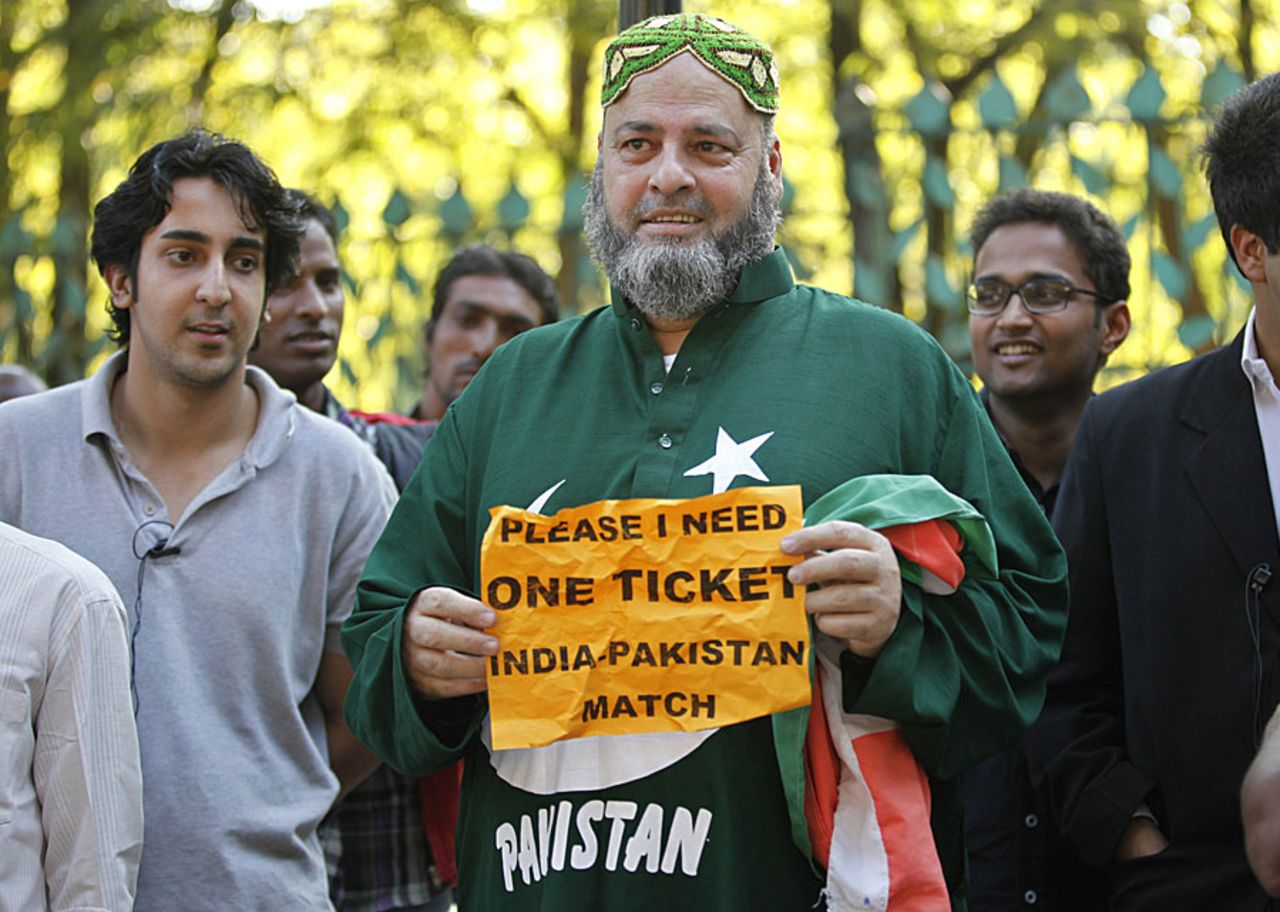 A Pakistan fan in Bangalore has a special request, Bangalore, December 24, 2012 