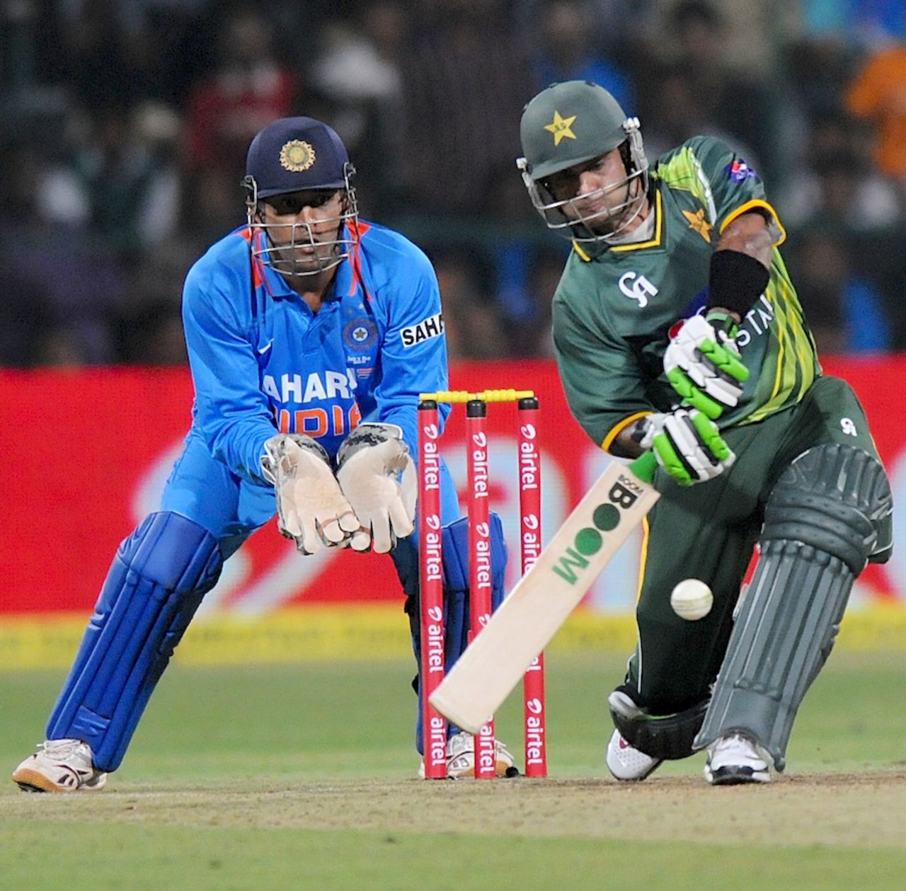 Mohammad Hafeez targets the deep-midwicket boundary, India v Pakistan, 1st T20, Bangalore, December 25, 2012
