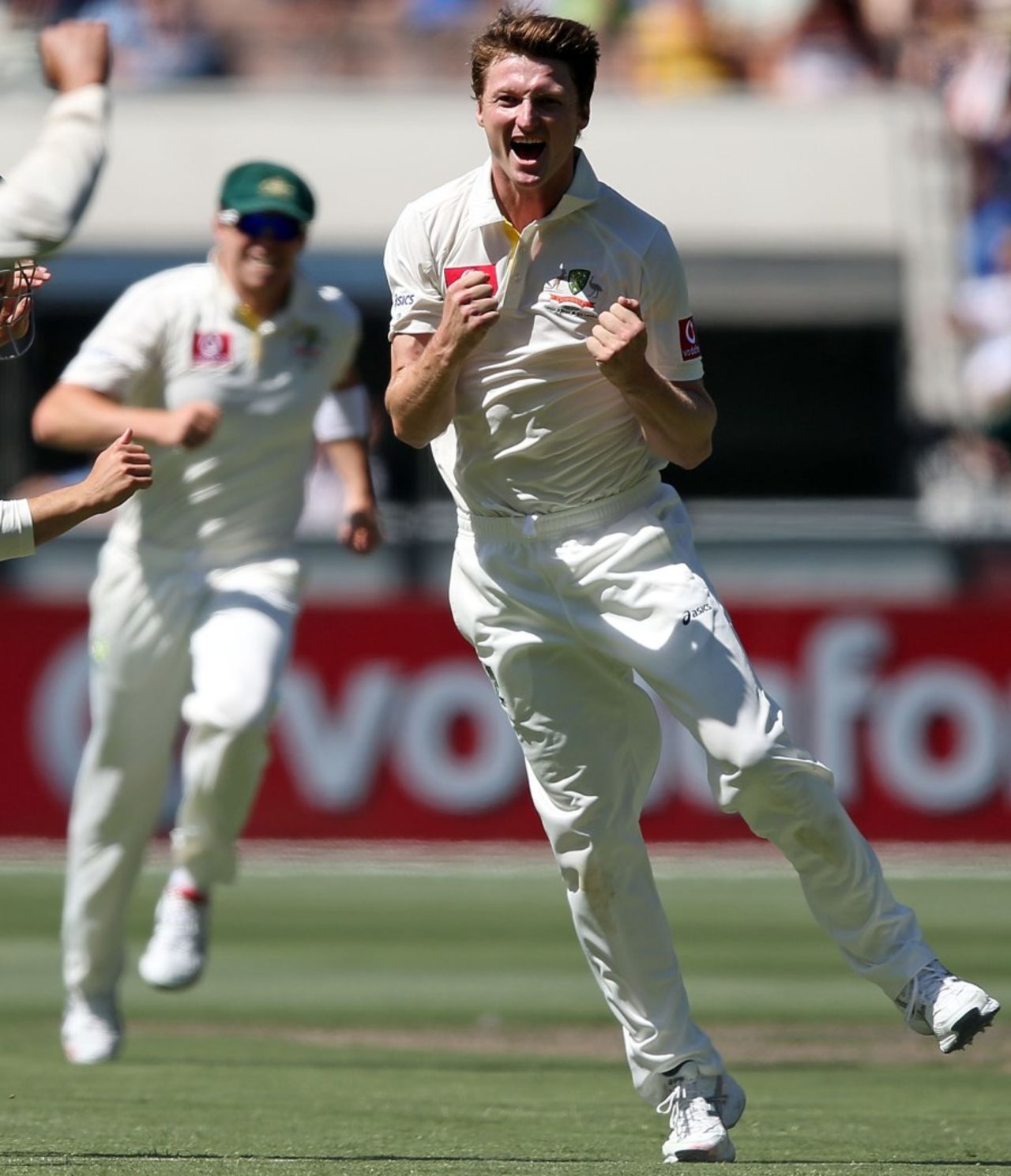 Jackson Bird celebrates his first Test wicket, Australia v Sri Lanka, 2nd Test, Melbourne, 1st day, December 26, 2012