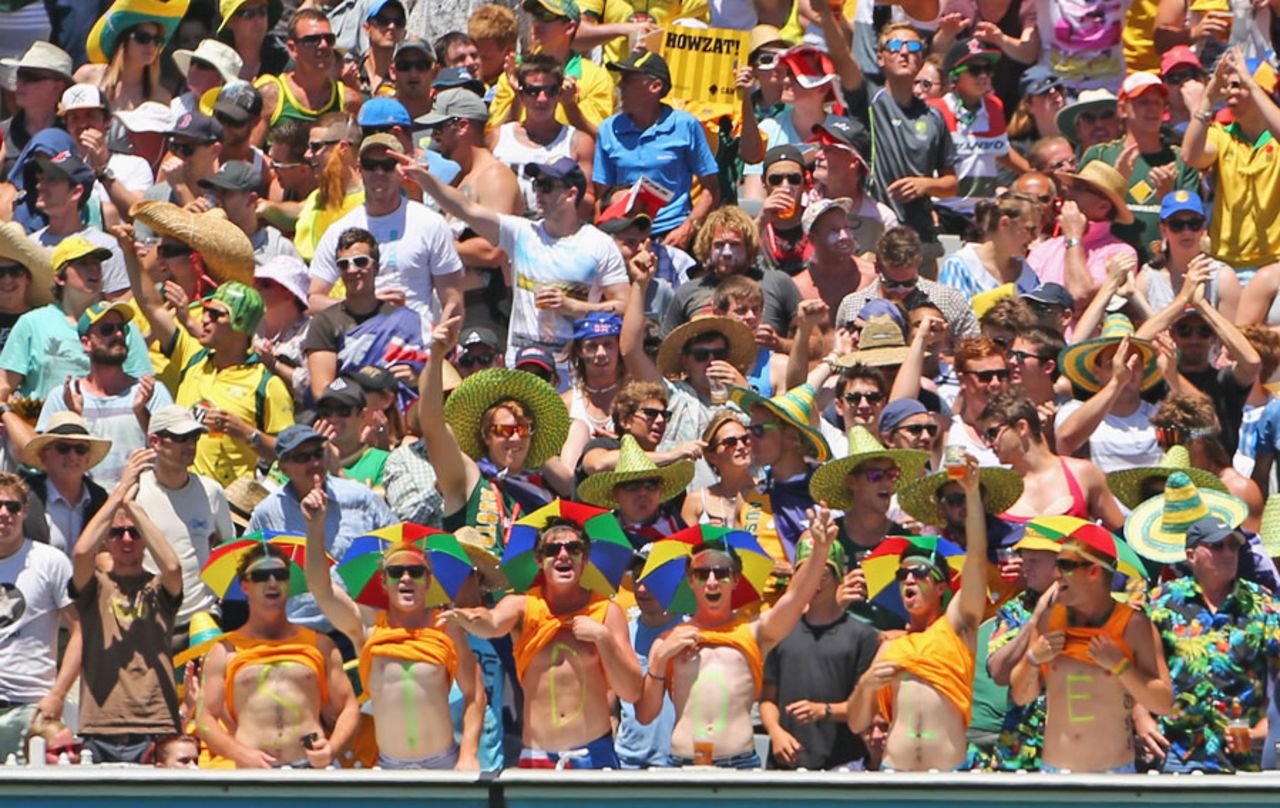 As usual, there was a big crowd on Boxing Day, Australia v Sri Lanka, 2nd Test, Melbourne, 1st day, December 26, 2012
