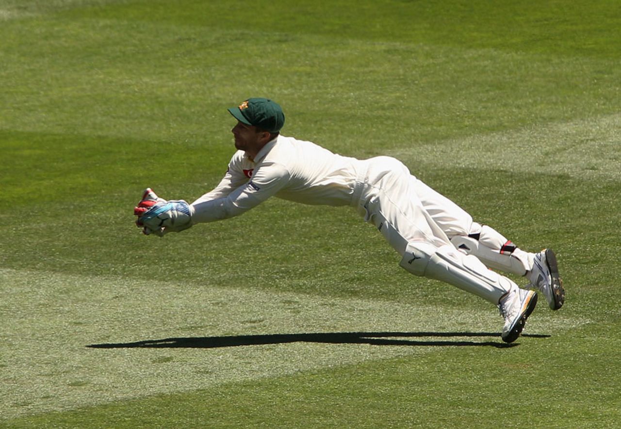 Matthew Wade pulls off a spectacular catch to dismiss Kumar Sangakkara, Australia v Sri Lanka, 2nd Test, Melbourne, 1st day, December 26, 2012