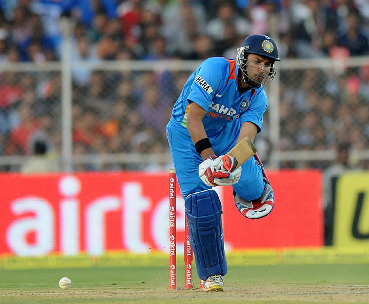 Yuvraj Singh is struck on the toe, India v Pakistan, 2nd Twenty20, Ahmedabad, December 28, 2012