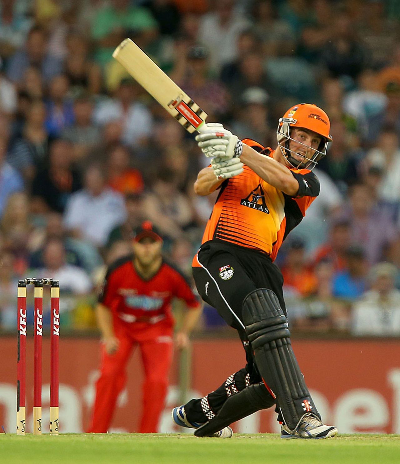 Shaun Marsh goes over the top during his 85, Perth Scorchers v Melbourne Renegades, BBL, Perth, December 29, 2012 