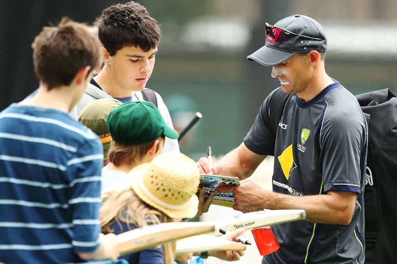 Michael Hussey signs autographs on the eve of his final Test, Sydney, January 2, 2012