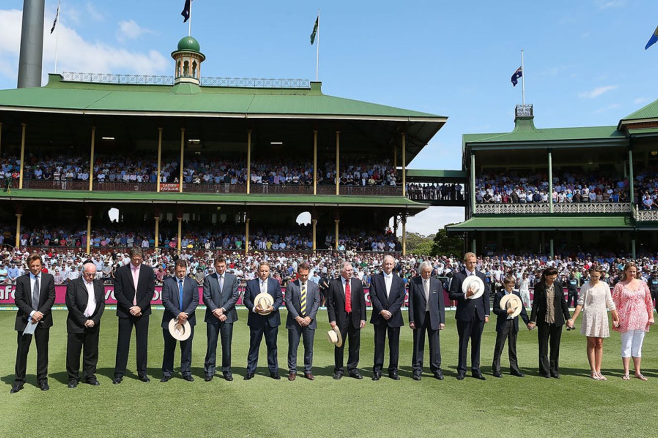 The Channel 9 commentary team, Tony Greig's family and the fans observe a minute's silence in his honour at the SCG, Australia v Sri Lanka, 3rd Test, Sydney, 1st day, January 3, 2013