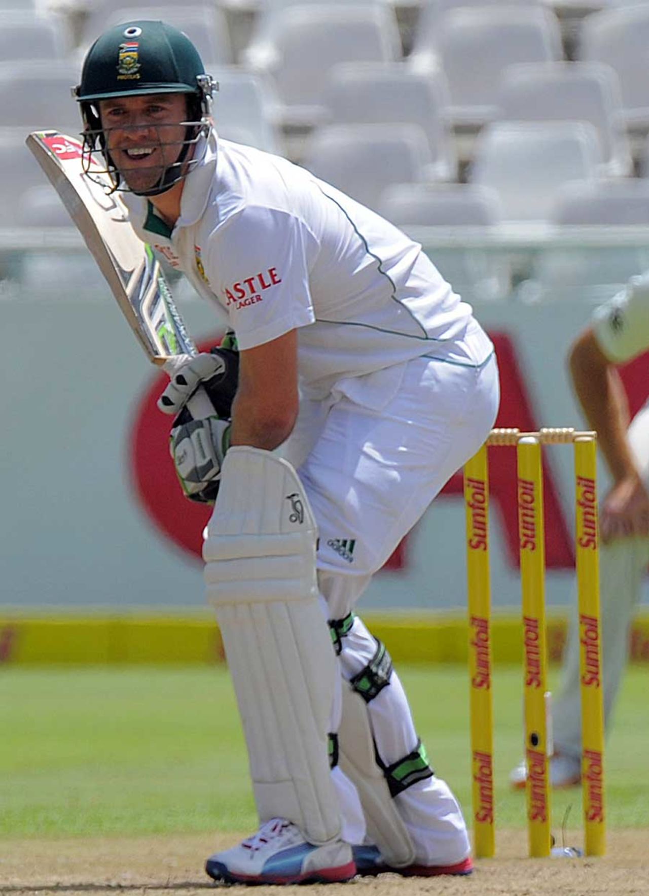 AB de Villiers was unbeaten on 61 at lunch, South Africa v New Zealand, 1st Test, Cape Town, 2nd day, January 3, 2013