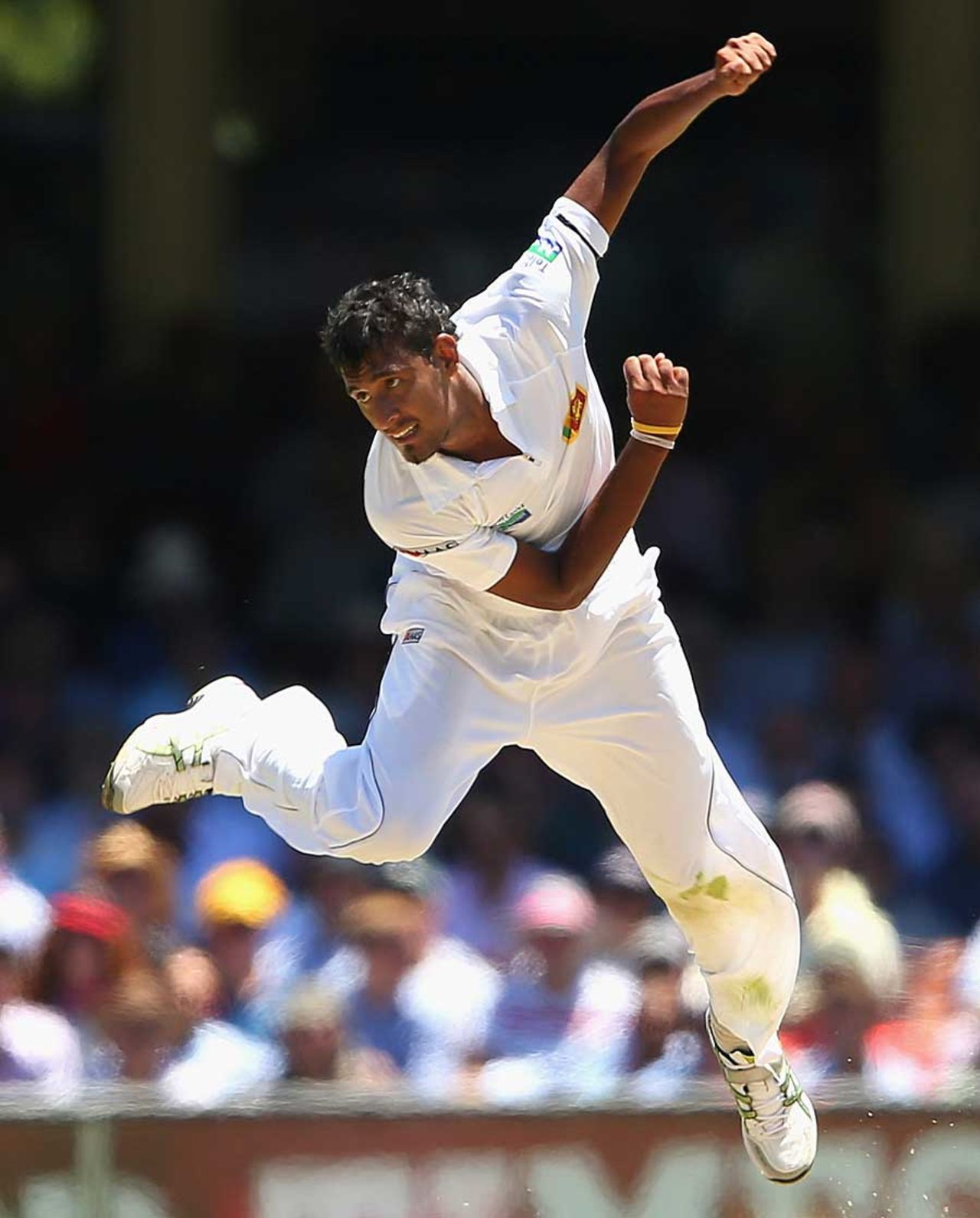 Suranga Lakmal sends one down, Australia v Sri Lanka, 3rd Test, Sydney, 2nd day, January 4, 2013