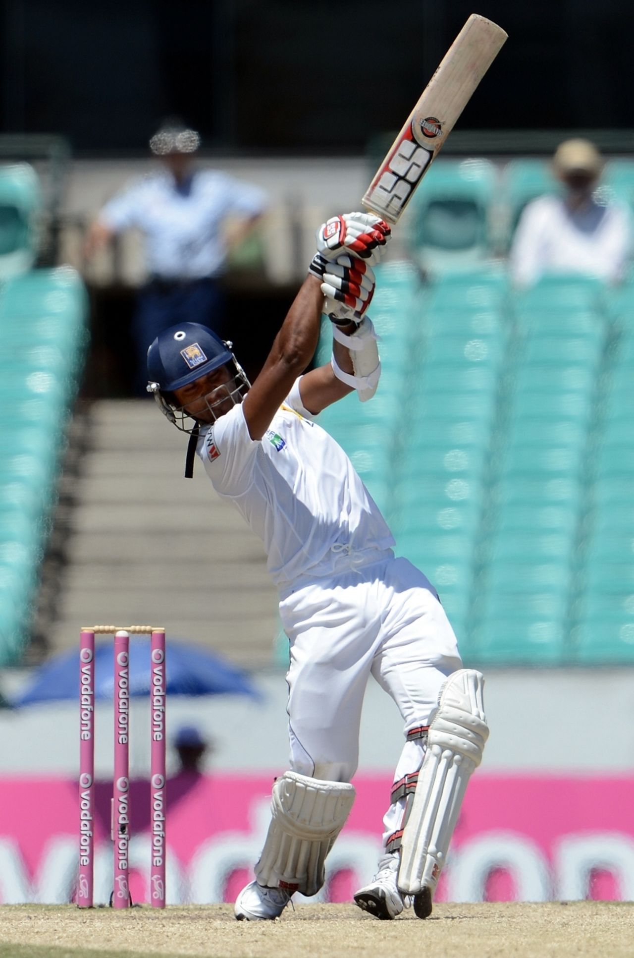 Dinesh Chandimal goes down the ground, Australia v Sri Lanka, 3rd Test, Sydney, 4th day, January 6, 2013