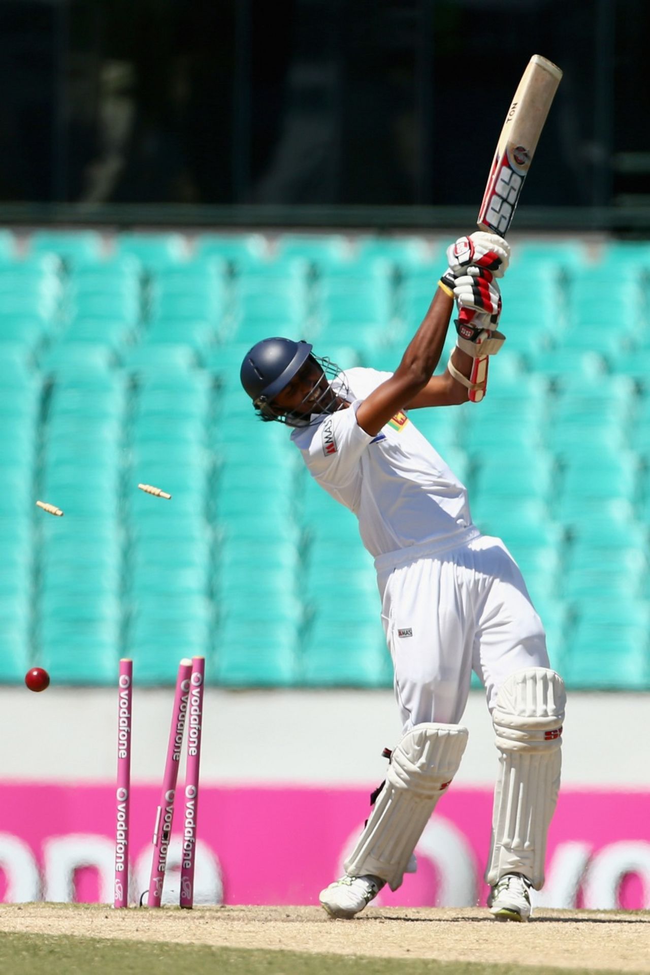 Suranga Lakmal is bowled, Australia v Sri Lanka, 3rd Test, Sydney, 4th day, January 6, 2013