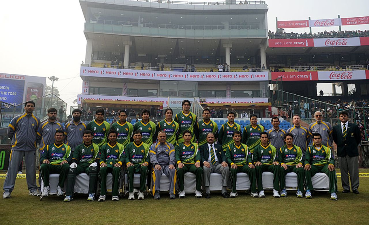 The Pakistan team poses for a photograph, India v Pakistan, 3rd ODI, Delhi, January 6, 2013