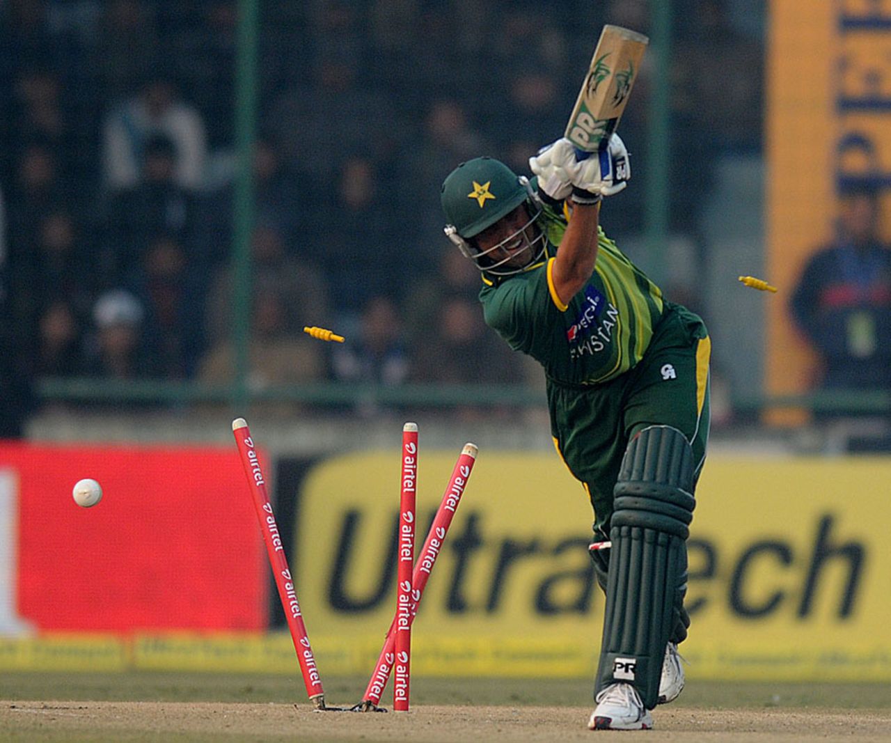 Younis Khan was bowled for 6 by Bhuvneshwar Kumar, India v Pakistan, 3rd ODI, Delhi, January 6, 2013