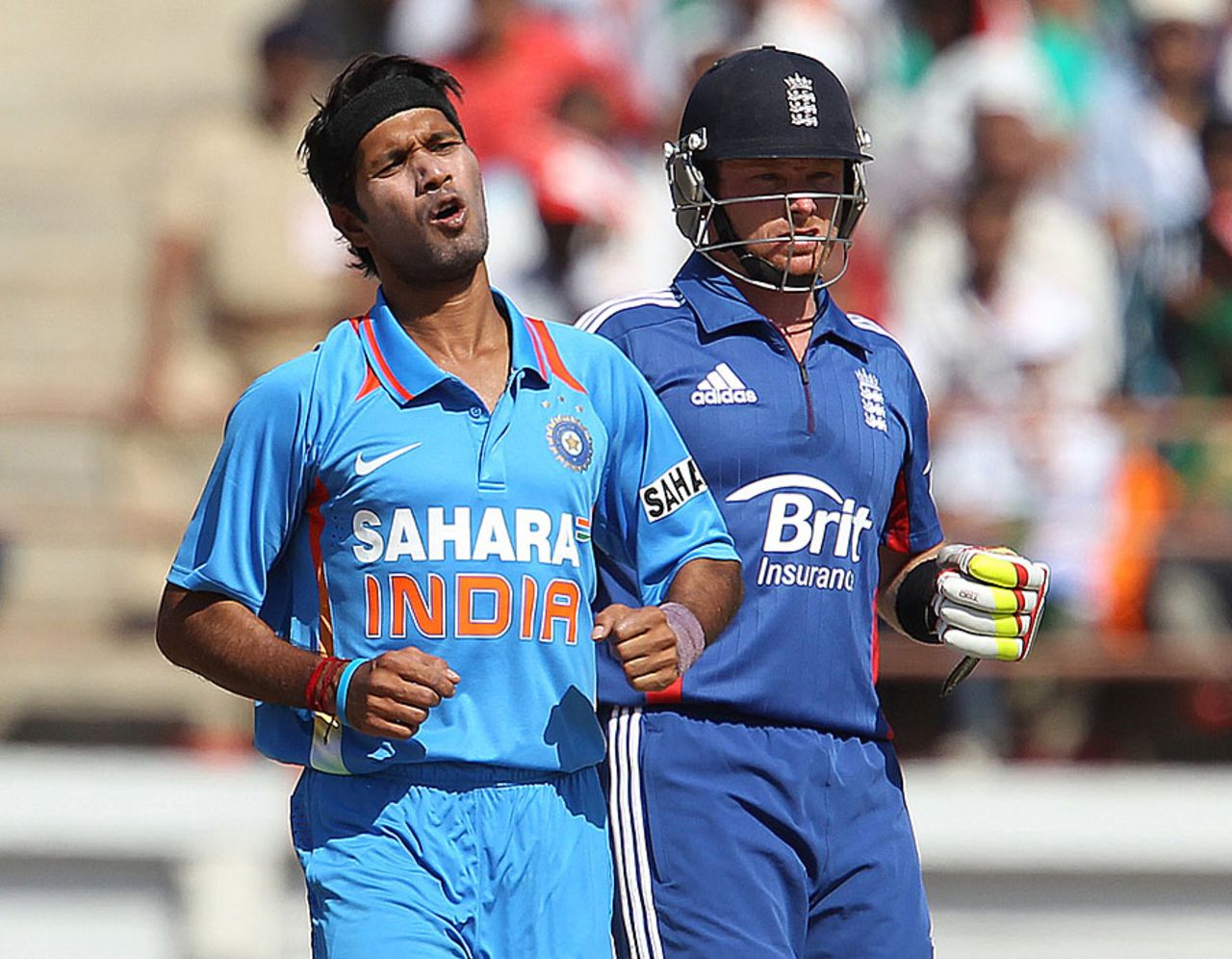 Ashok Dinda grimaces after bowling a delivery, India v England, 1st ODI, Rajkot, January 11, 2013