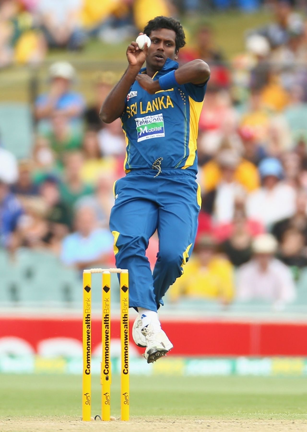 Angelo Mathews loads up to deliver, Australia v Sri Lanka, 2nd ODI, Adelaide, January 13, 2013