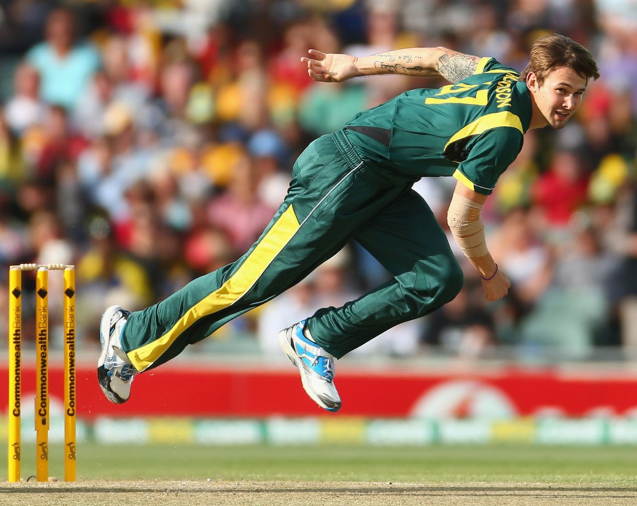 Kane Richardson bowls on ODI debut, Australia v Sri Lanka, 2nd ODI, Adelaide, January 13, 2013