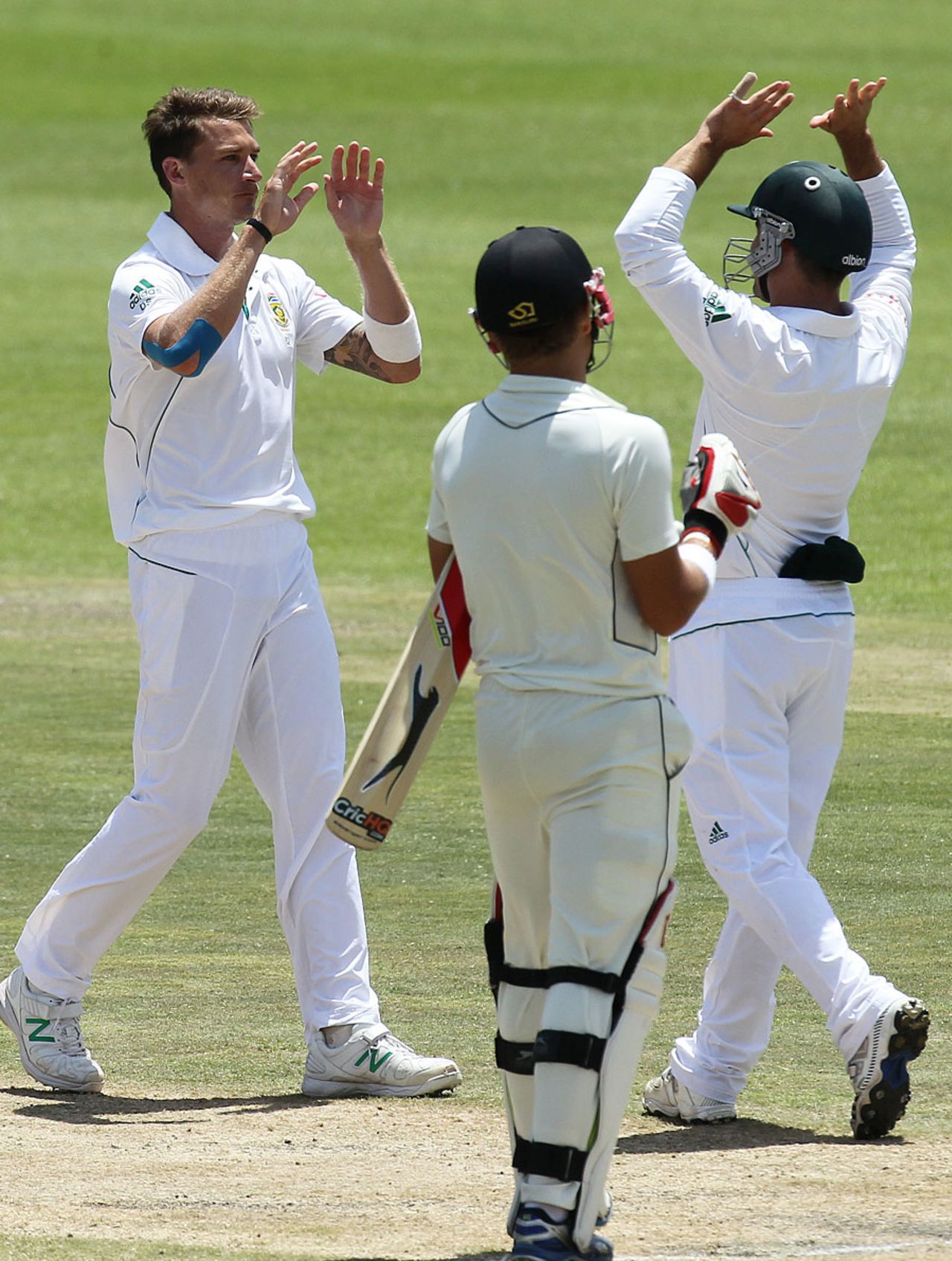 Dale Steyn picked up three wickets, South Africa v New Zealand, 2nd Test, Port Elizabeth, 4th day, January 14, 2013