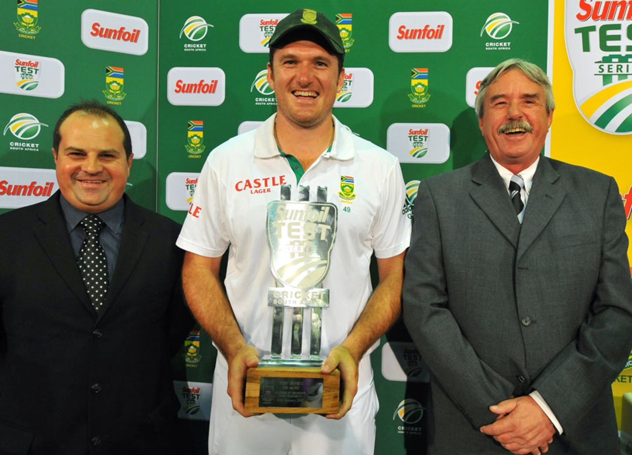 Graeme Smith poses with the series trophy, South Africa v New Zealand, 2nd Test, Port Elizabeth, 4th day, January 14, 2013