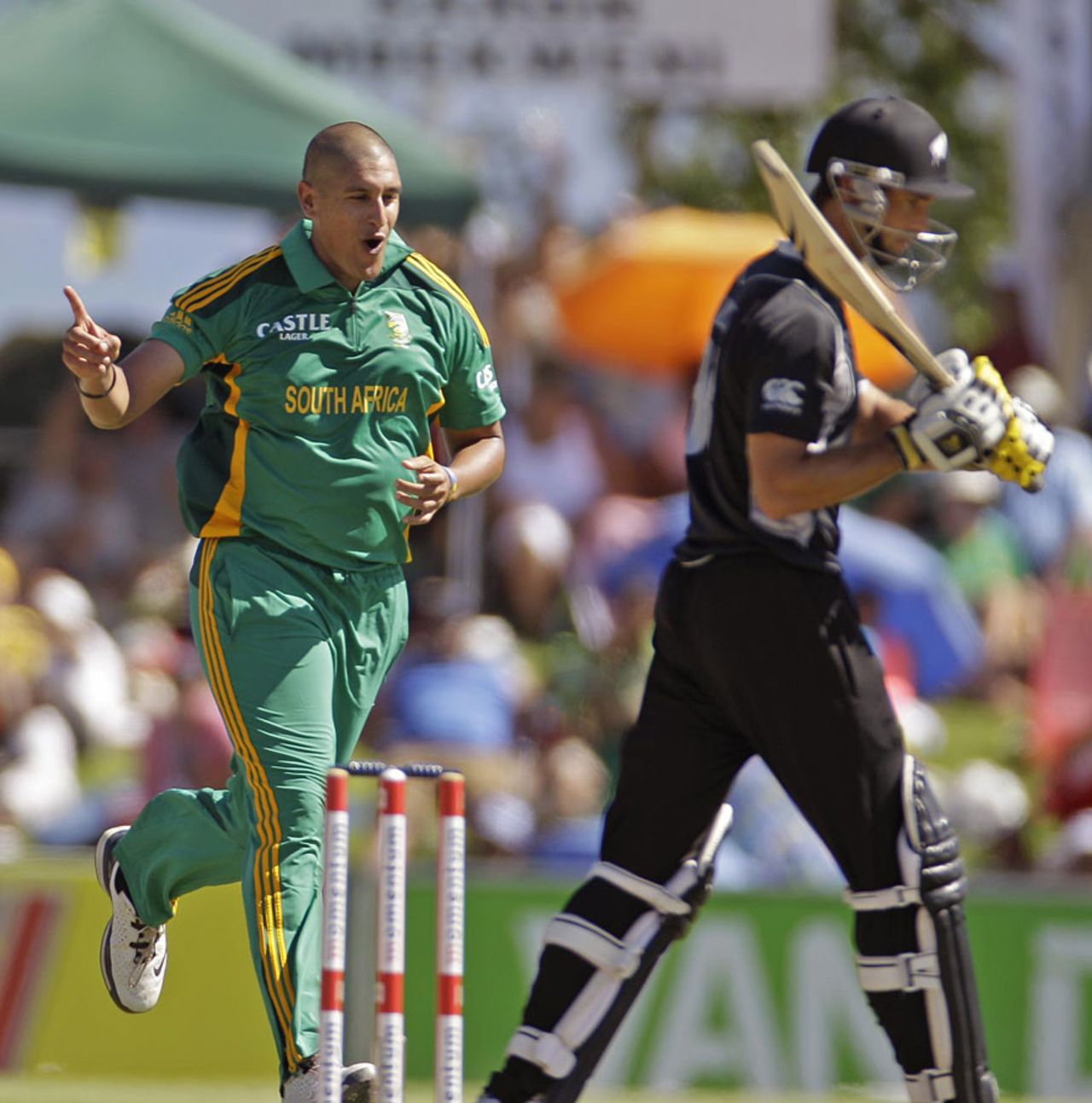 Rory Kleinveldt removed Grant Elliott, South Africa v New Zealand, 1st ODI, Paarl, January 19, 2013