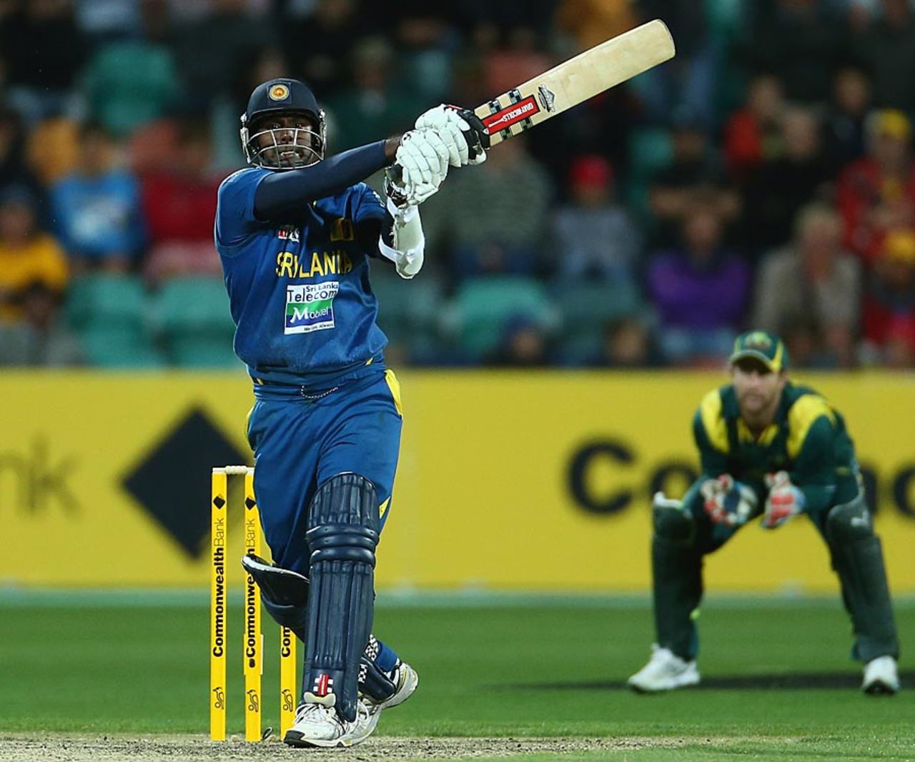 Angelo Mathews kept Sri Lanka in the contest with a fighting half-century, Australia v Sri Lanka, 5th ODI, Hobart, January 23, 2013