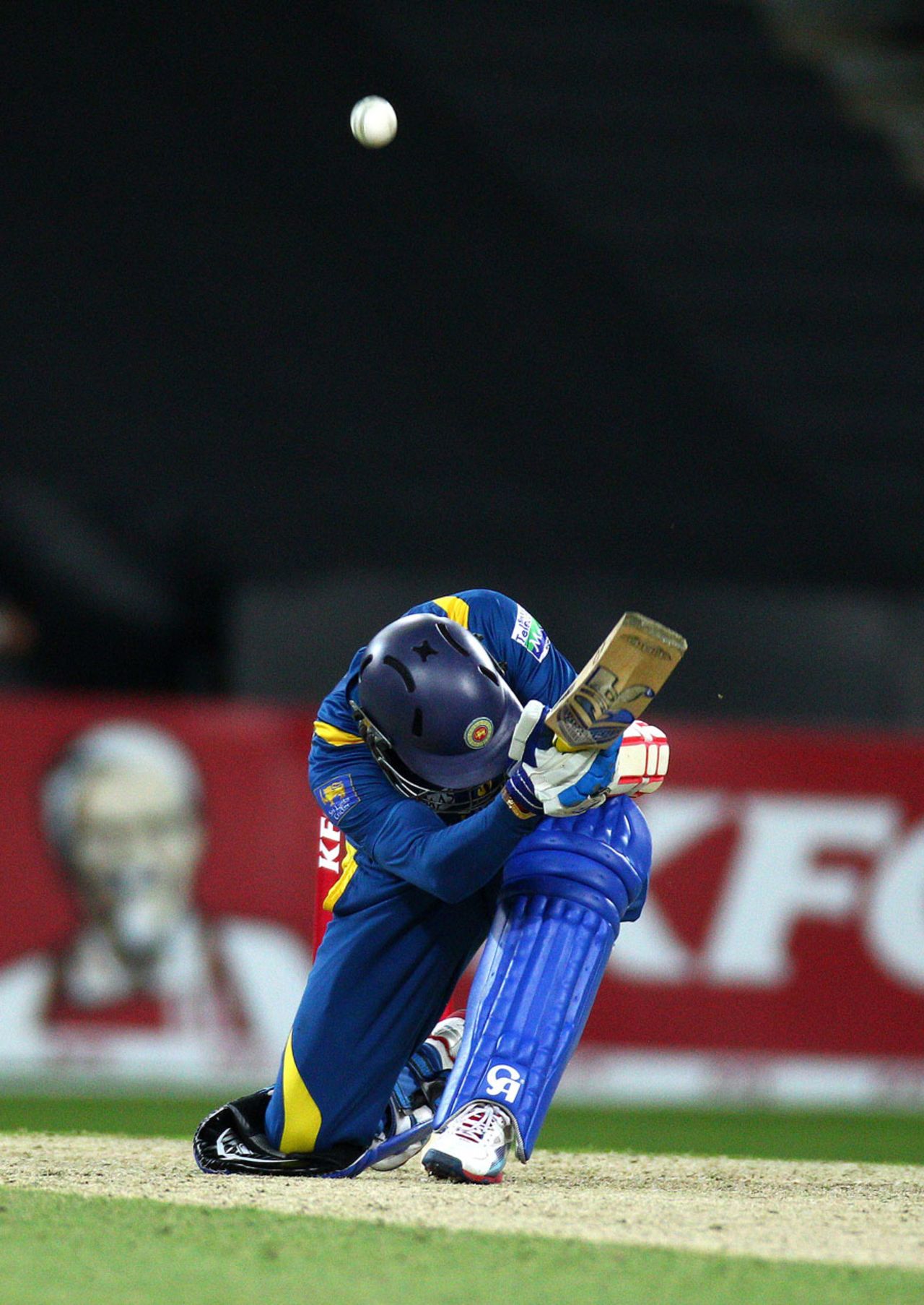 Tillakaratne Dilshan plays a ramp shot against Australia, 1st T20, Sydney, January 26, 2013