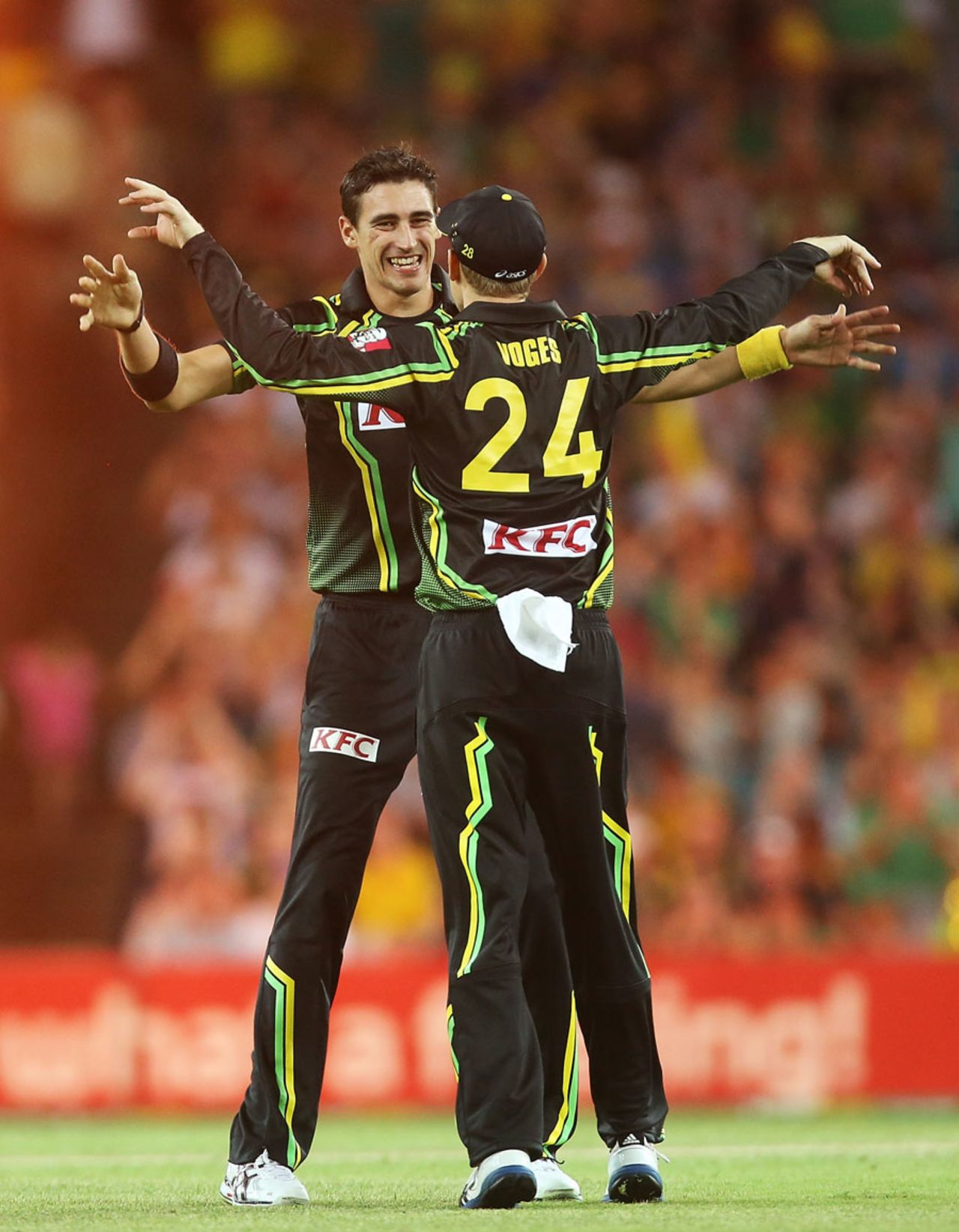 Mitchell Starc picked up Lahiru Thirimanne's wicket and bowled tightly, Australia v Sri Lanka, 1st T20, Sydney, January 26, 2013