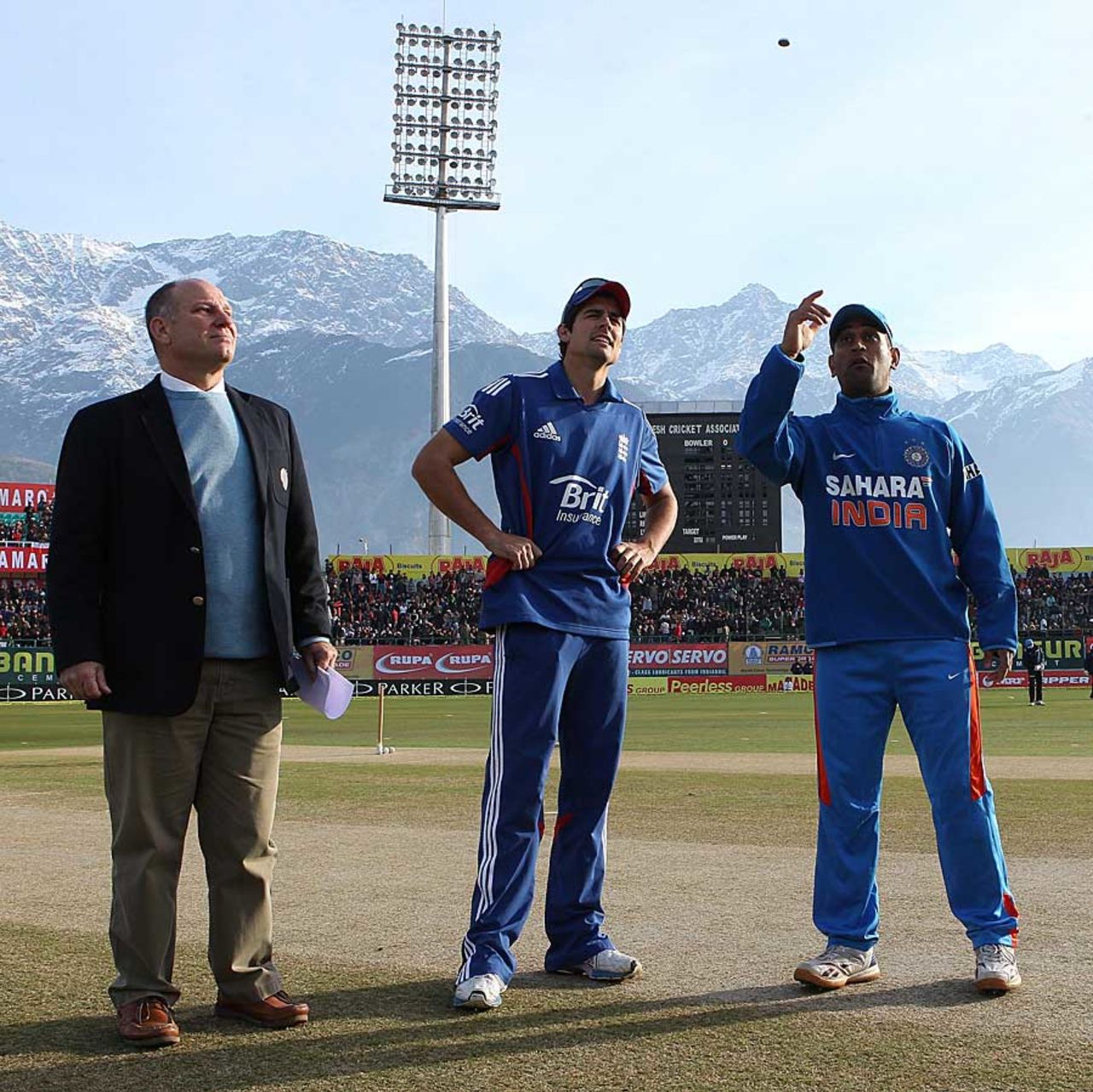 Alastair Cook and MS Dhoni at the toss against a stunning backdrop of the Himalayas, India v England, 5th ODI, Dharamsala, January 27, 2013