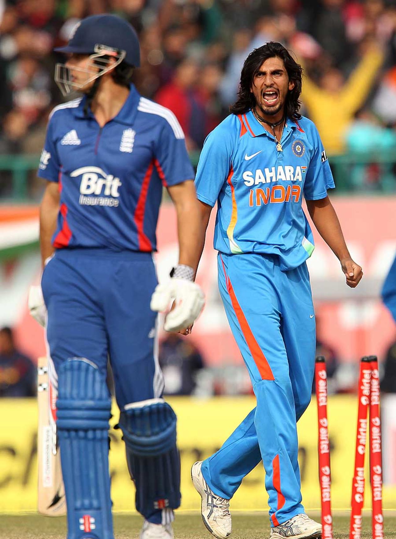 Ishant Sharma bowled Alastair Cook, India v England, 5th ODI, Dharamsala, January 27, 2013