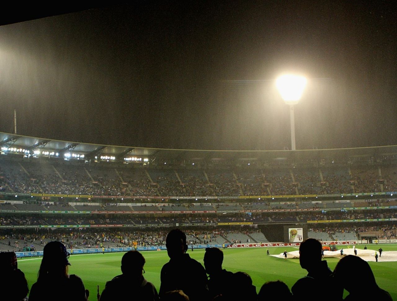 Rain interrupted play during the Australian innings, Australia v Sri Lanka, 2nd T20, Melbourne, January 28, 2013