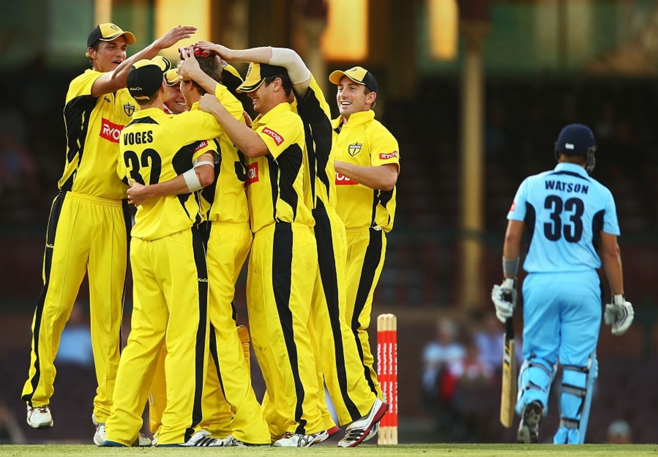 Western Australia celebrate the wicket of Shane Watson, New South Wales v Western Australia, Ryobi Cup, Sydney, January 30, 2013