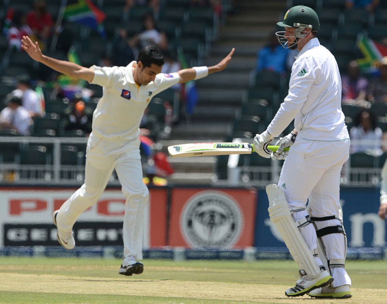 Umar Gul had Graeme Smith caught behind, South Africa v Pakistan, 1st Test, Johannesburg, February 1, 2013