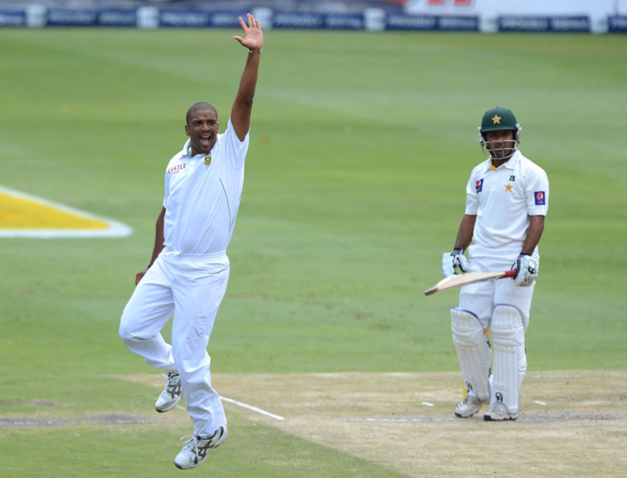 Vernon Philander had Asad Shafiq caught behind, South Africa v Pakistan, 1st Test, Johannesburg, 2nd day, February 2, 2013
