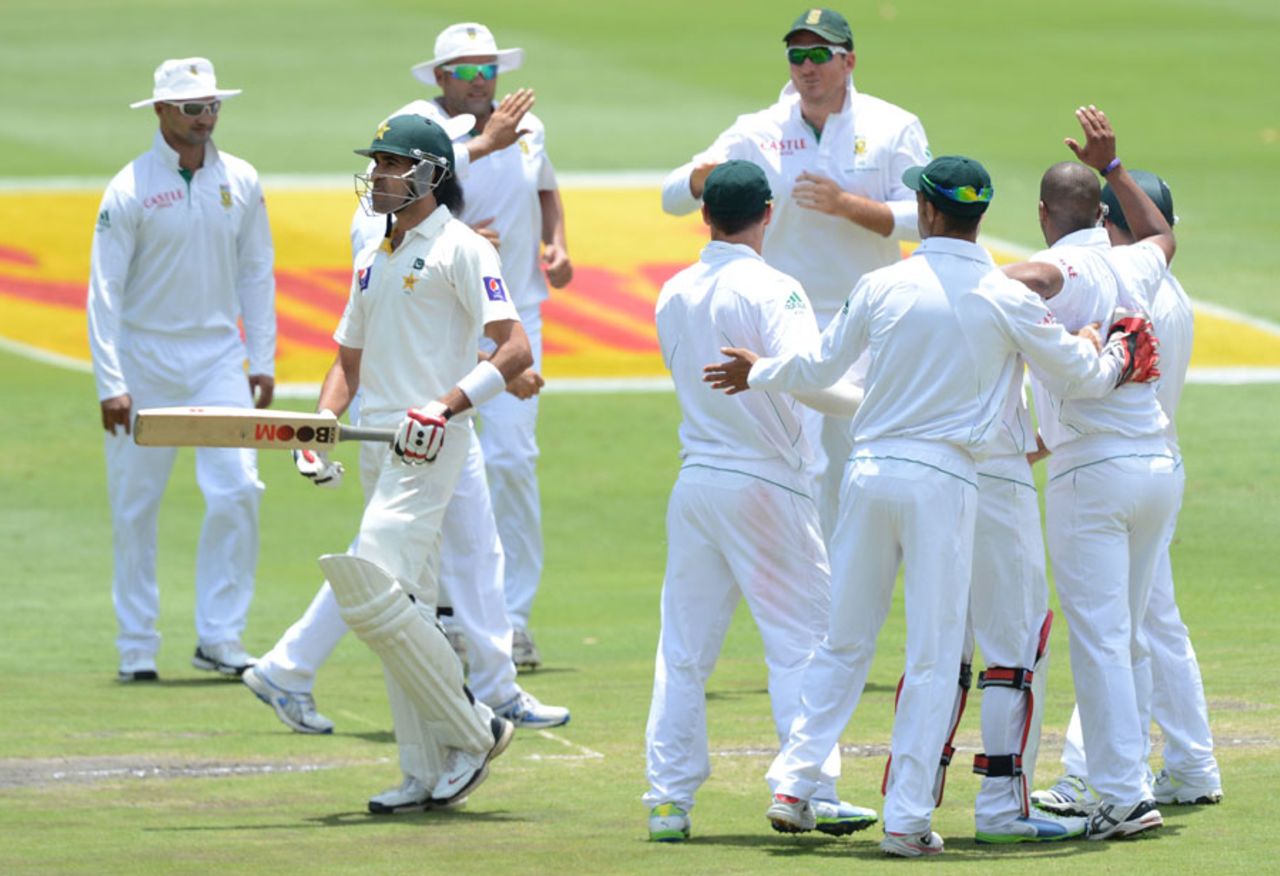 Umar Gul walks off after becoming the seventh wicket to fall, South Africa v Pakistan, 1st Test, Johannesburg, 2nd day, February 2, 2013