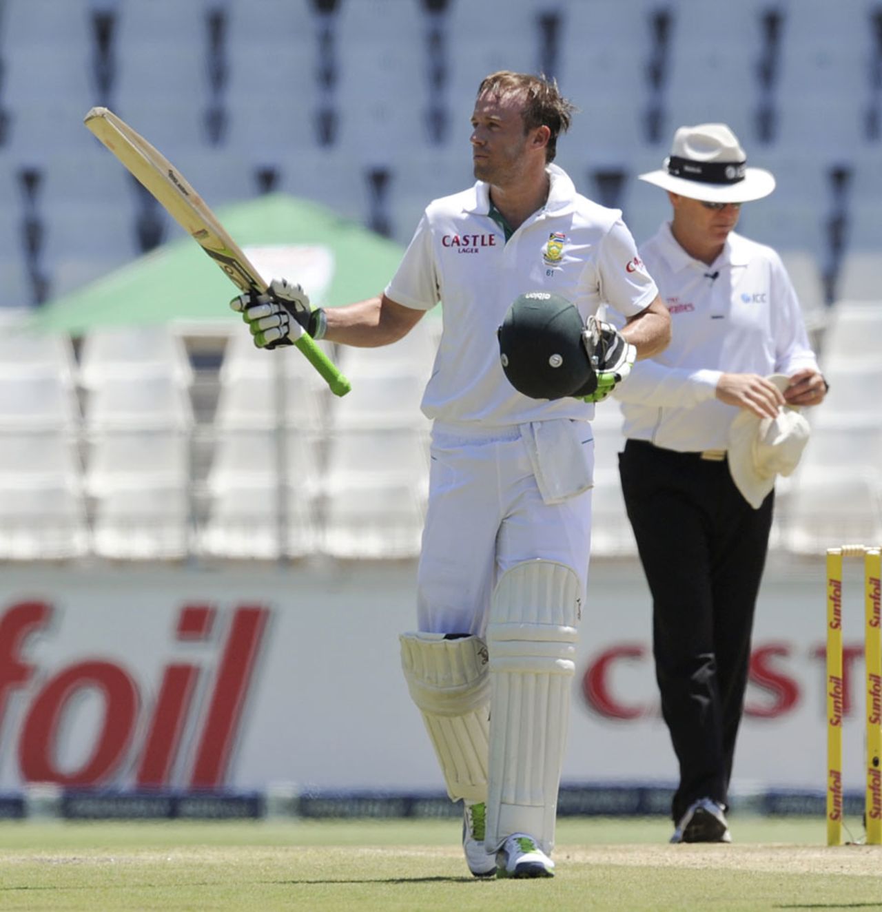 AB de Villiers made his 15th Test hundred, South Africa v Pakistan, 1st Test, Johannesburg, 3rd day, February 3, 2012