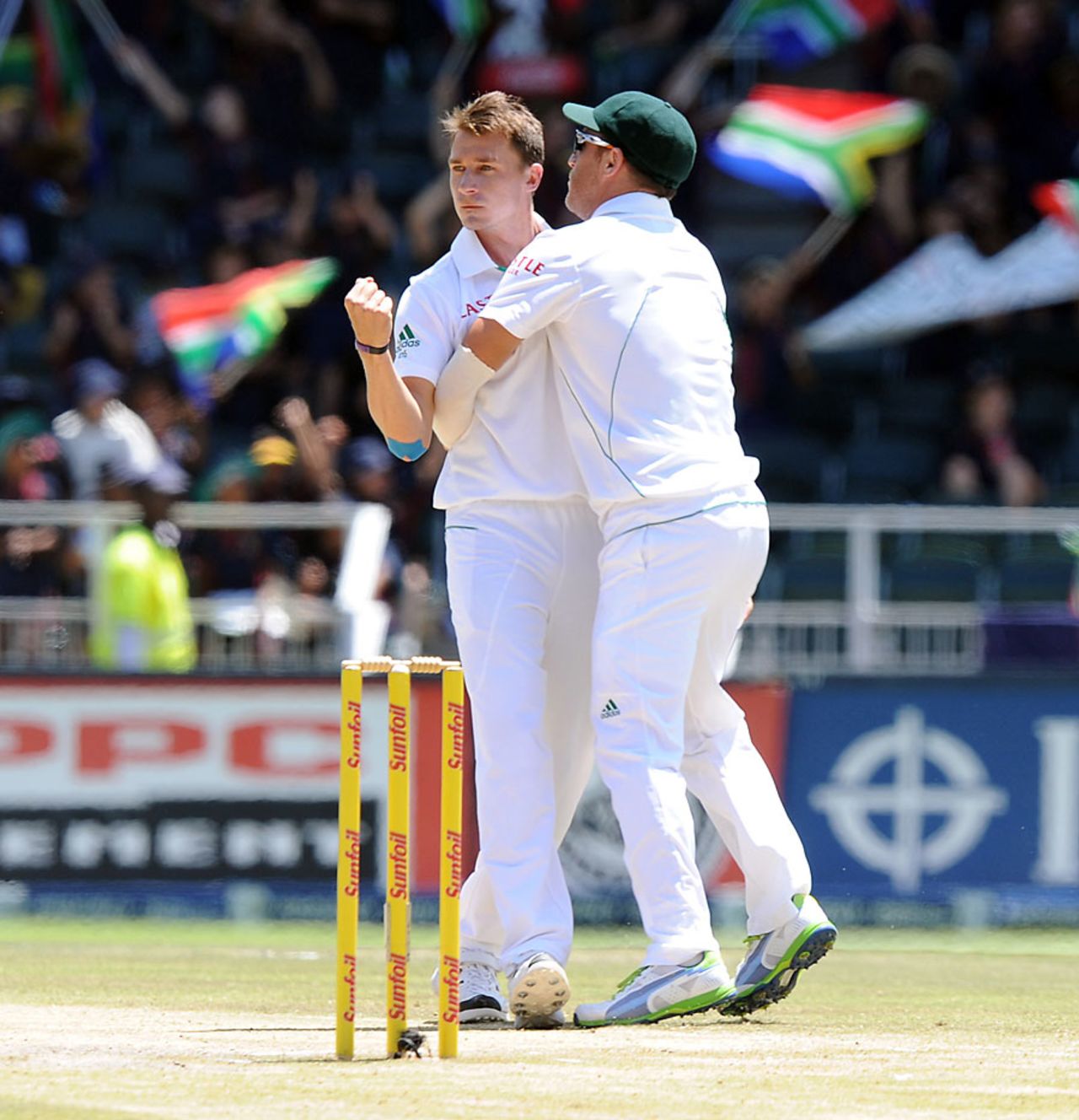 Dale Steyn made inroads with the second new ball, South Africa v Pakistan, 1st Test, Johannesburg, 4th day, February 4, 2013