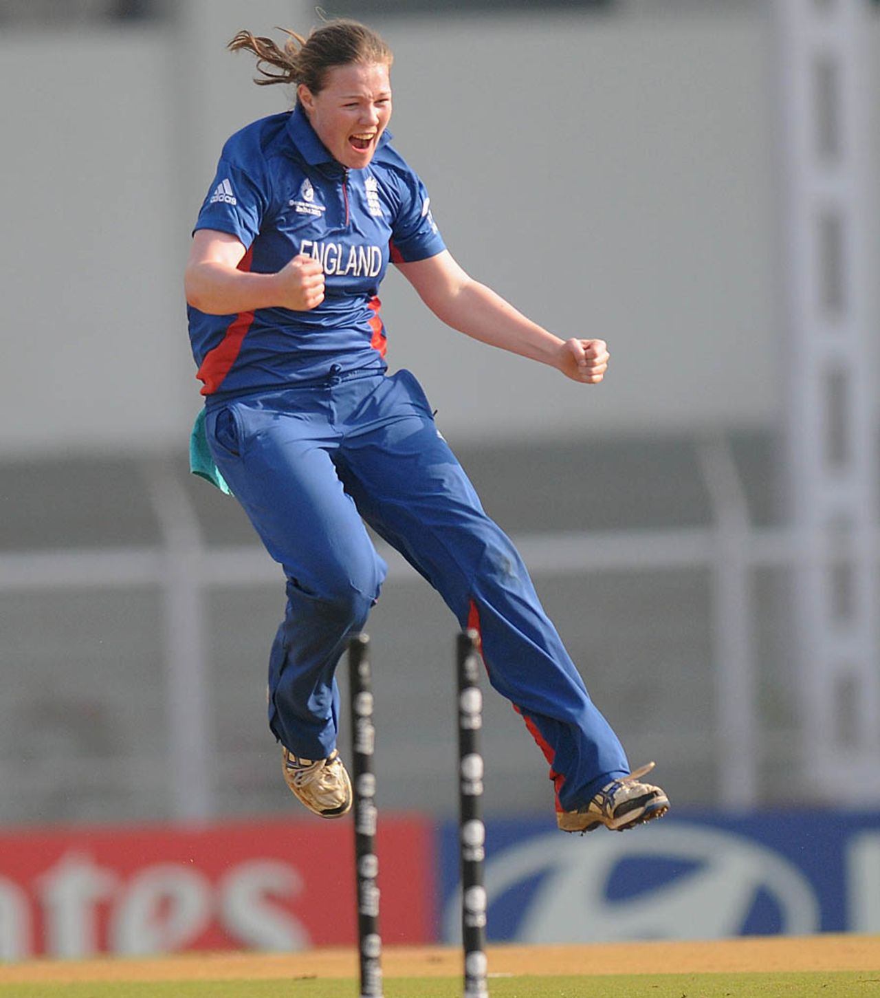Anya Shrubsole took three wickets before taking England close to a win with a handy knock, Australia v England, Women's World Cup 2013, Super Six, February 8, 2013