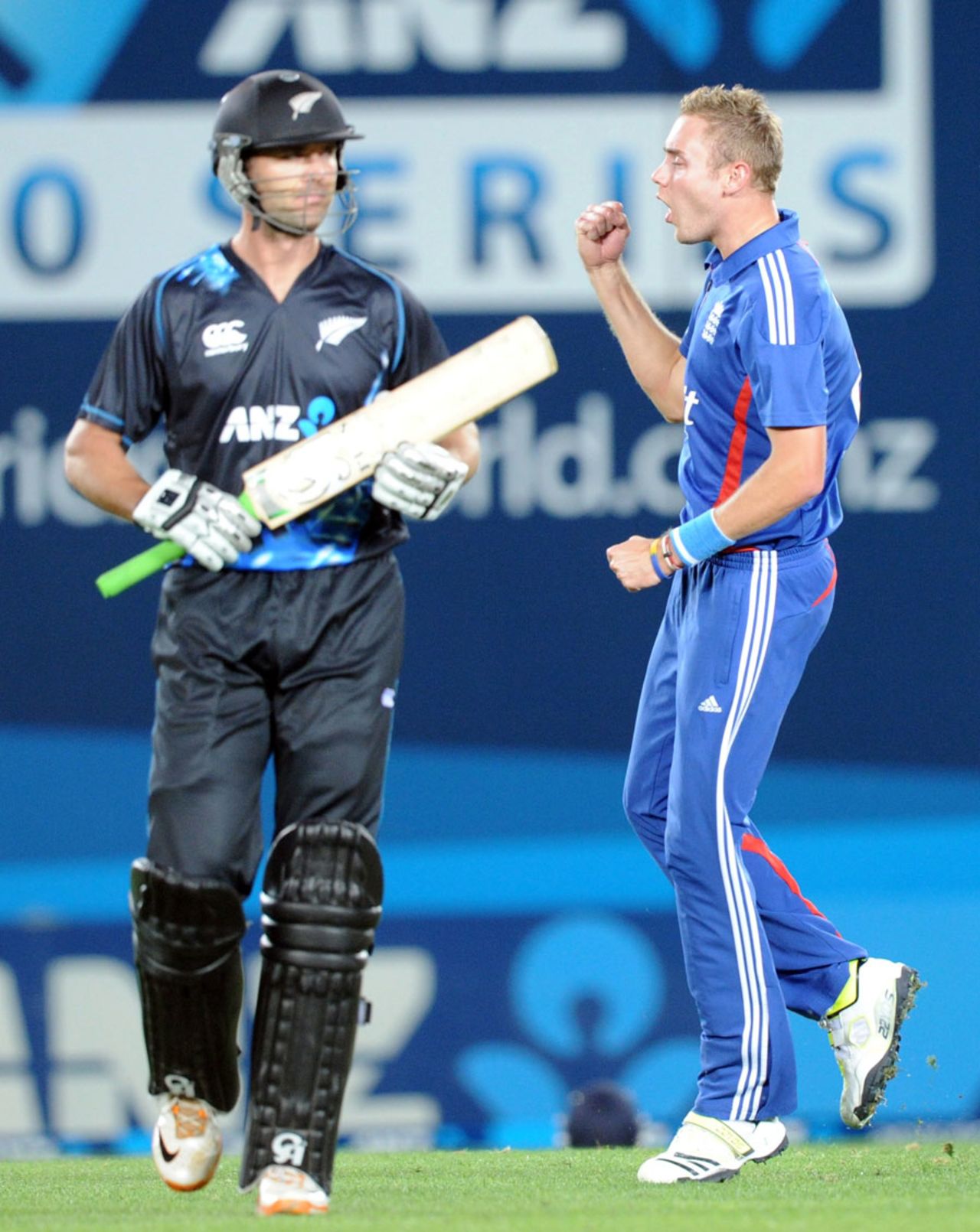 Stuart Broad celebrates snaring James Franklin, New Zealand v England, 1st T20, Auckland, February 9, 2013