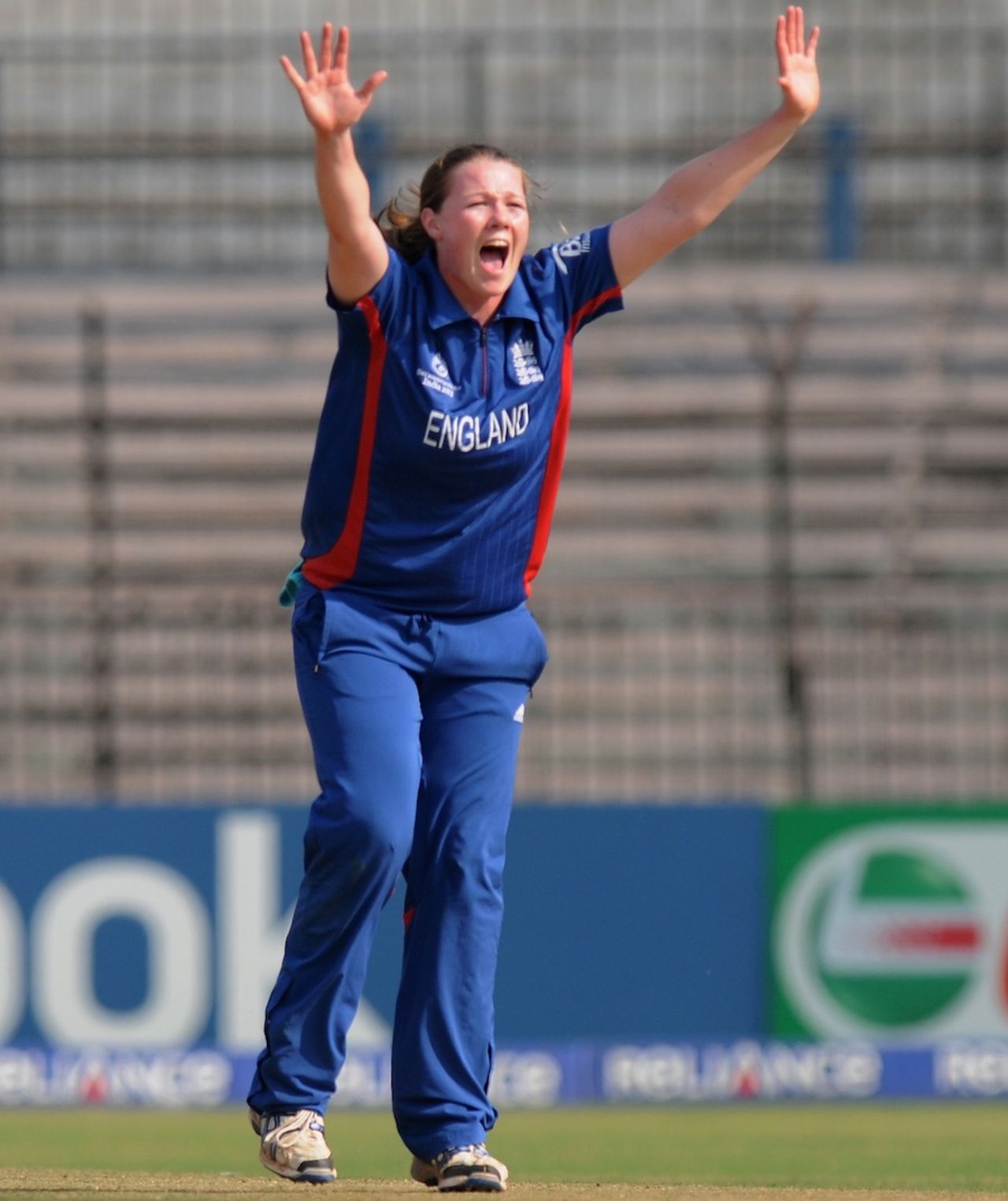 Anya Shrubsole ran through the South African batting order, England v South Africa, Women's World Cup 2013, Super Six, Cuttack, February 10, 2013