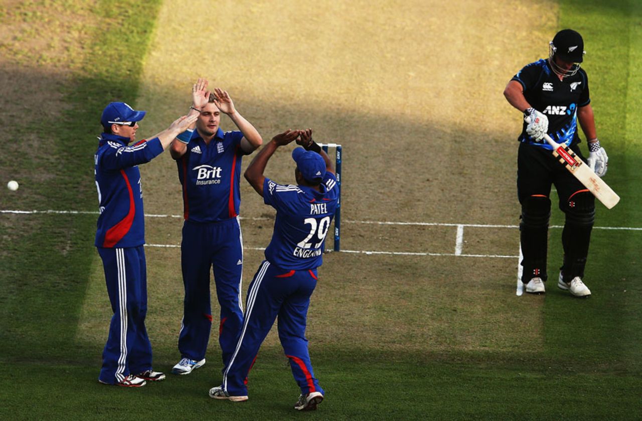 Luke Wright celebrates after removing Hamish Rutherford, New Zealand v England, 2nd T20, Hamilton, February 12, 2013