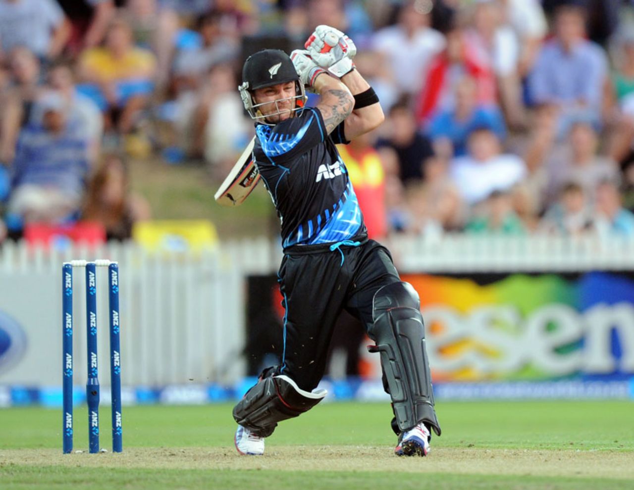 Brendon McCullum's hitting helped New Zealand to 192, New Zealand v England, 2nd T20, Hamilton, February 12, 2013