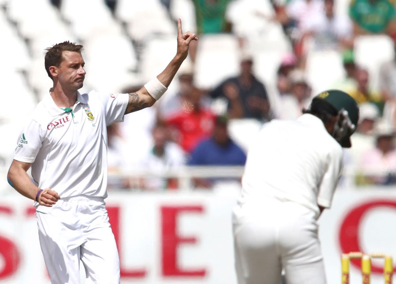 Dale Steyn signals the wicket of Mohammad Hafeez, South Africa v Pakistan, 2nd Test, Cape Town, 1st day, February 14, 2013