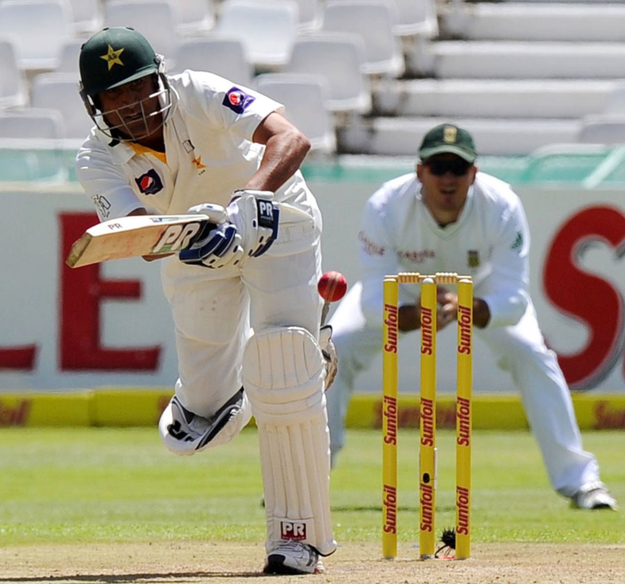 Younis Khan drives the ball to the leg side, South Africa v Pakistan, 2nd Test, Cape Town, 1st day, February 14, 2013